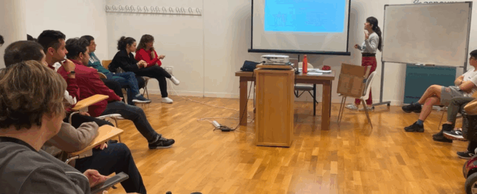 Taller de habilidades personales en la sede de ASPAYM Granada