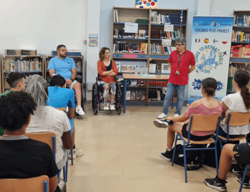 ASPAYM Andalucía lleva su campaña de concienciación sobre discapacidad y seguridad vial al IES Francisco Montoya de Almería