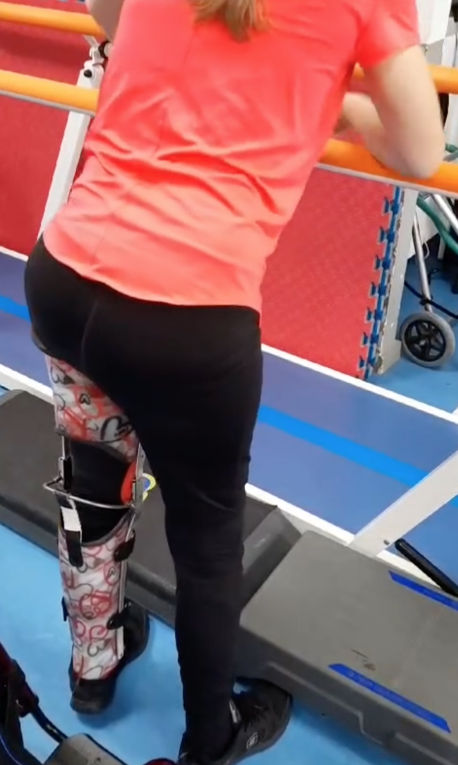 Ejercicio con bitutor en lesión medular - ASPAYM Málaga