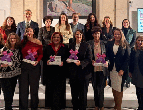 Laura Ainoa Márquez, presidenta de ASPAYM Andalucía, premiada por su trayectoria en los II Premios al Emprendimiento y Liderazgo Femenino de Almería