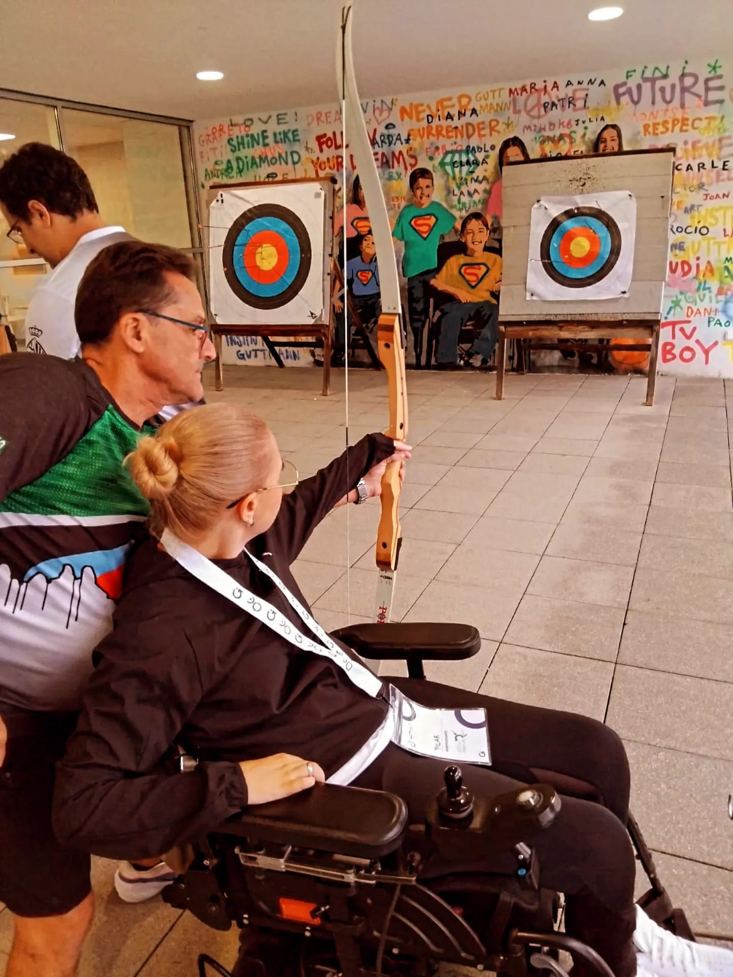 Pilar Castro participa en tiro con arco durante los Juegos Deportivos ActivaT