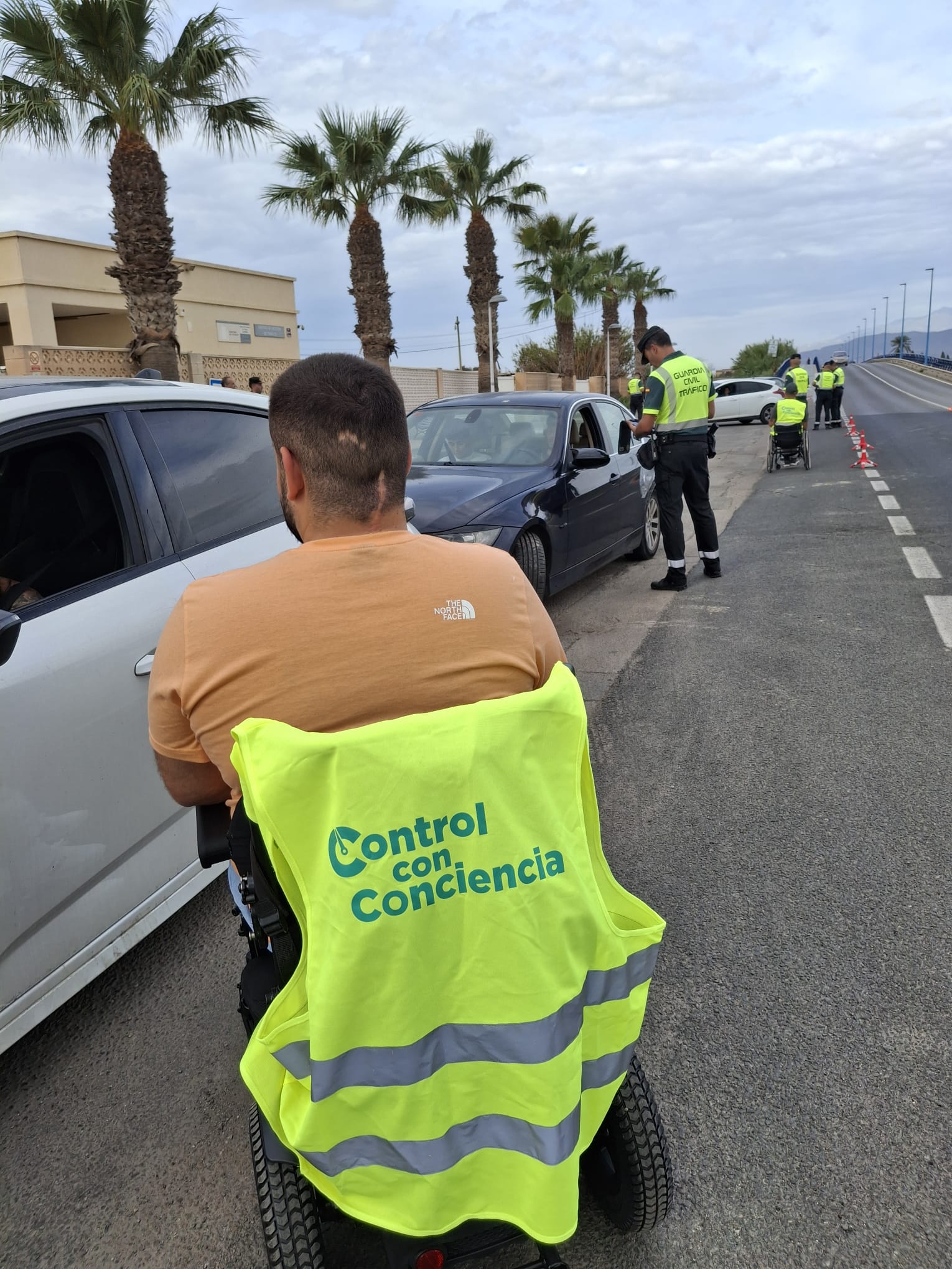 ASPAYM Almería participa en la campaña de seguridad vial Al volante, cero distracciones